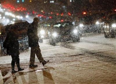 برف و کولاک موجب قطع برق صدها هزار نفر در آمریکا شد